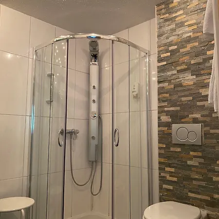 Hirschen Hotel 3*